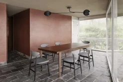 GUBI Satellite vägglampa, soft black - halvmatt