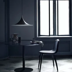 GUBI Semi pendellampa, 47 cm, matt vit