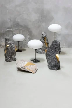 GUBI Stemlite bordslampa, 42 cm, dimbar, svart röd