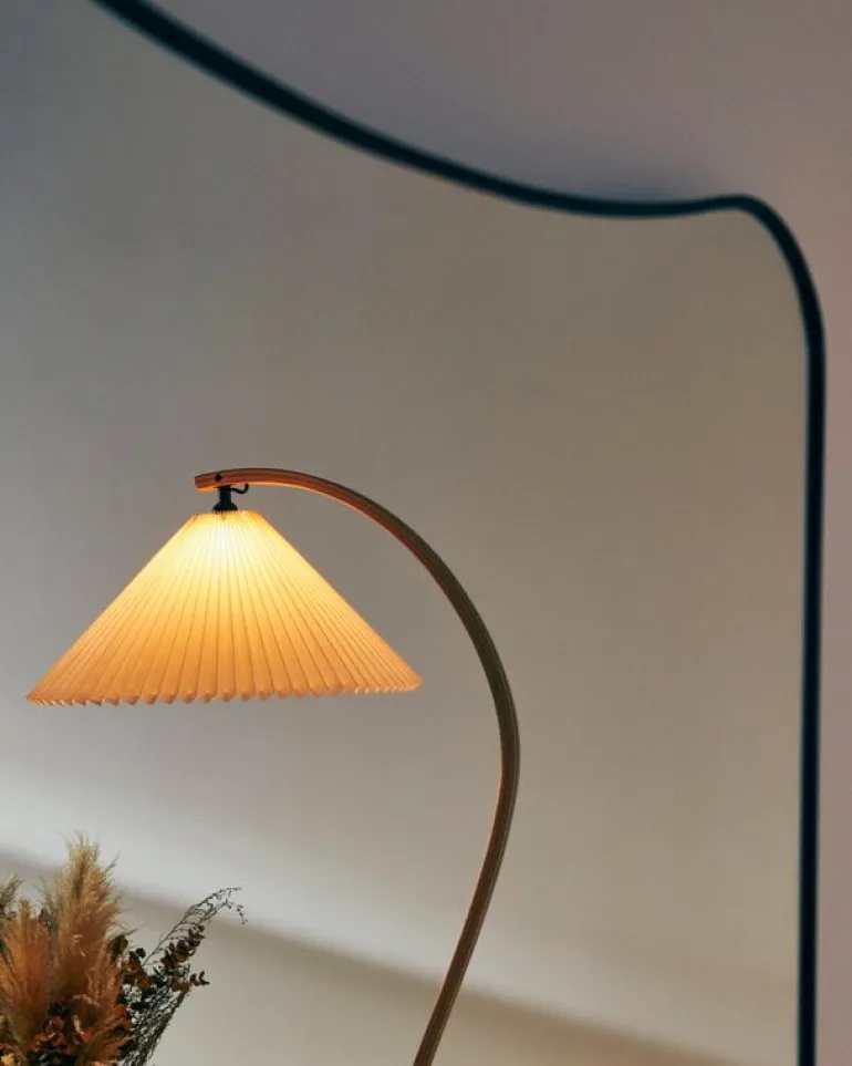 GUBI Timberline golvlampa, ek - björk - vit canvas