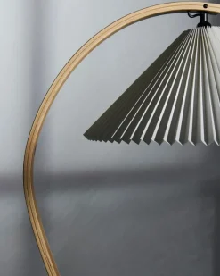 GUBI Timberline golvlampa, ek - björk - vit canvas