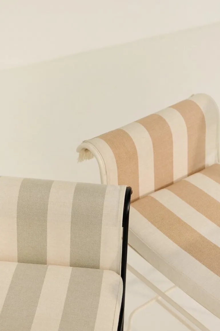 GUBI Tropique stol, klassiskt svart - Leslie Stripe 40