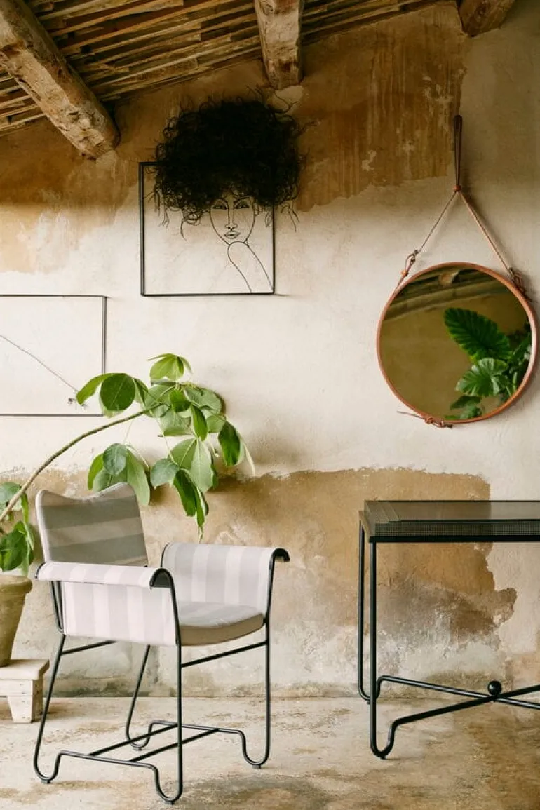 GUBI Tropique stol, klassiskt svart - Leslie Stripe 20