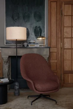 GUBI Tynell 5321 bordslampa, mässing - rotting