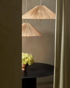 GUBI Tynell 1972 pendellampa, 90 cm, mässing - bambu