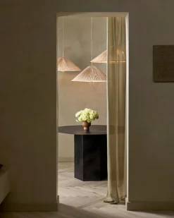 GUBI Tynell 1972 pendellampa, 60 cm, mässing - bambu