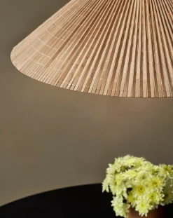 GUBI Tynell 1972 pendellampa, 60 cm, mässing - bambu