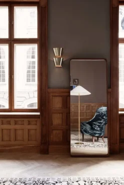 GUBI Tynell 9464 vägglampa, mässing