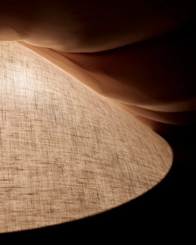 GUBI Tynell A1967 pendellampa, 56 cm, mässing - kanvas