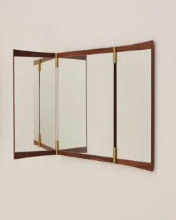 GUBI Vanity väggspegel, 3 paneler, valnöt - mässing
