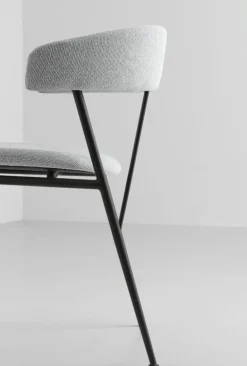 GUBI Violin stol, helklädd, Gabriel Tempt 60152