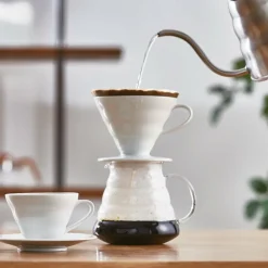 Hario Hario V60 filterhållare, storlek 02, vitt porslin