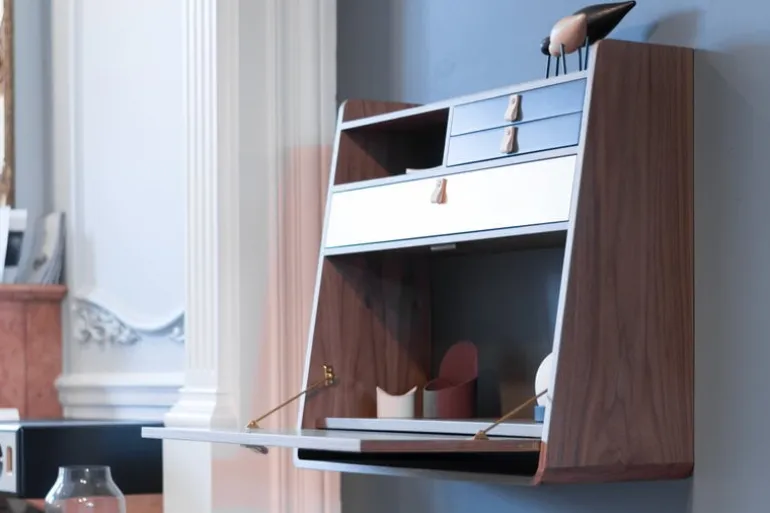 Hartô Gaston väggskrivbord, 80 cm, ek - mässing - petrolblå