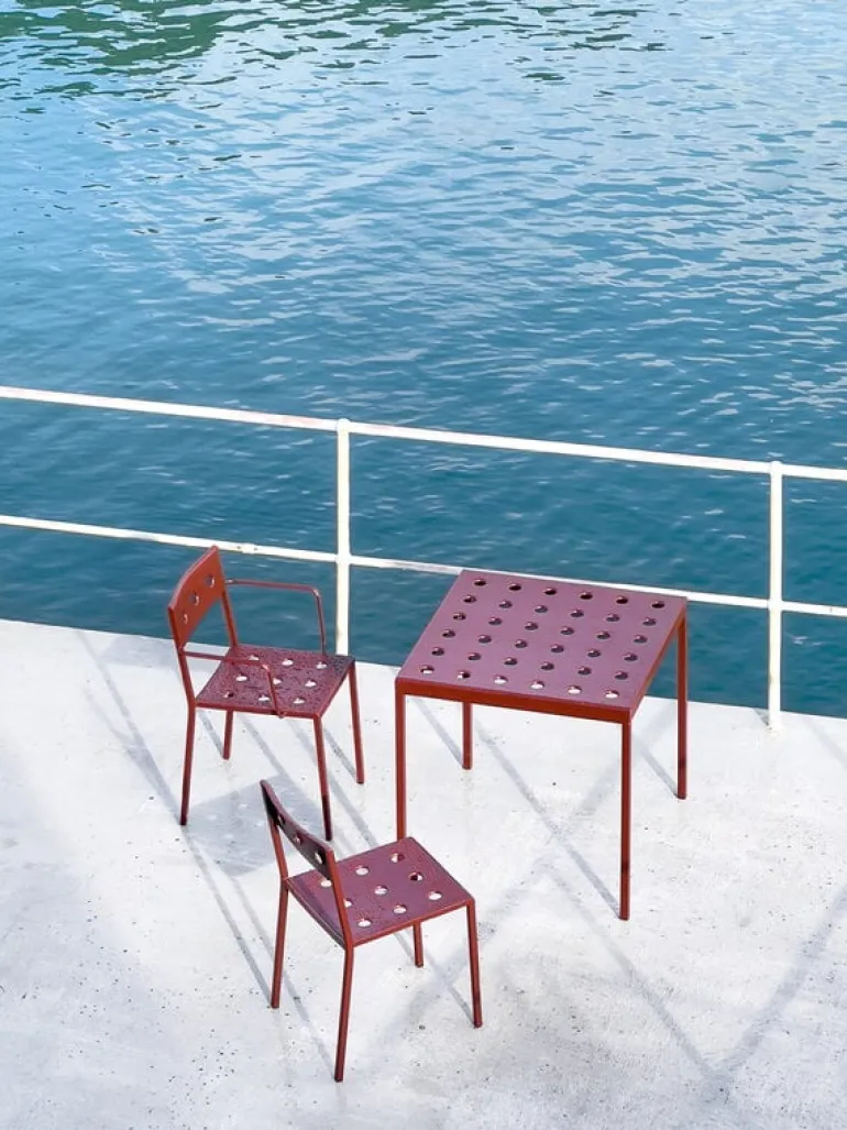 HAY Balkong fåtölj, järnröd