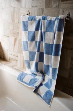 HAY Check badhandduk, 70 x 136 cm, himmelsblå