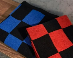 HAY Check handduk, 50 x 90 cm, vallmoröd