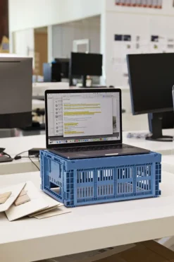 HAY Colour Crate, M, återvunnen plast, elektrisk blå