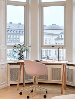 HAY CPH90 2.0 skrivbord, 130 x 65 cm, lackad ek - benvit linoleum