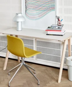 HAY CPH90 2.0 skrivbord, 130 x 65 cm, lackad ek - benvit linoleum