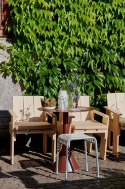 HAY Crate matstol, lackad furu