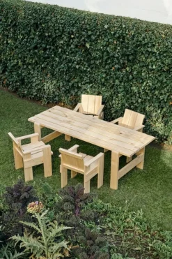 HAY Crate matstol, lackad furu