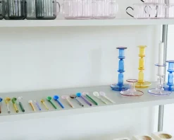 HAY Flare hög ljusstake, ljusblå med röd kant