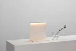 HAY LBM bordslampa, krämvit