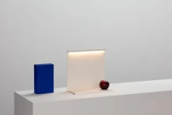 HAY LBM bordslampa, krämvit