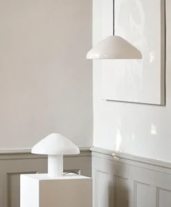 HAY Pao bärbar bordslampa, krämvit