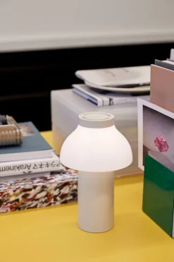 HAY PC Portable bärbar bordslampa, cream white