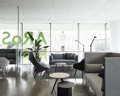 HAY Pyramid soffbord 51, 60 cm, svart - lackad ek