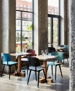 HAY Revolt stol, svart - azurblå 3.0