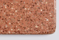 HAY Terrazzo bord, 70 cm, ljusgrå - röd