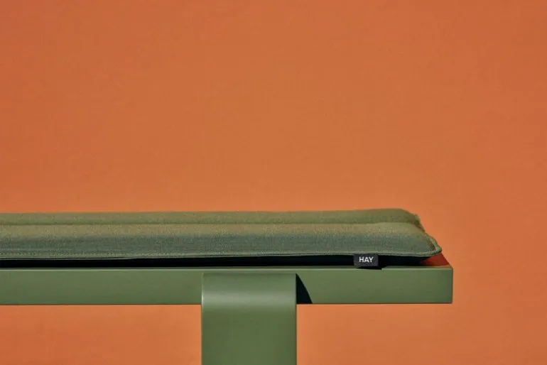 HAY Weekday sittdyna för bänk, 111 x 23 cm, oliv