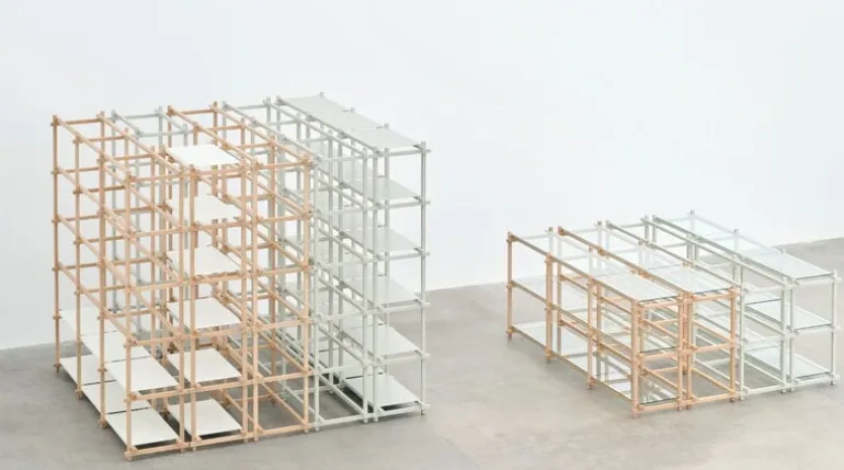 HAY Woody 2.0 hylla, hög, rökmålad grå bok - rökmålad grå stål