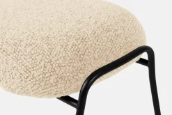 Hem Hai fotpall, äggskalsfärgad bouclé