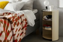 Hem Hide piedestalbord, ivory