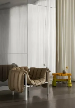 Hem Puffy fåtölj, sandfärgat läder - cream stål