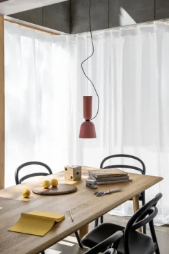 Hem Udon stol, svart - svart läder