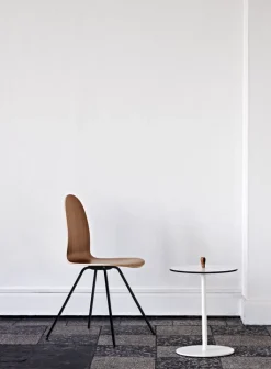 HOWE Tongue stol, valnötsfaner - svart