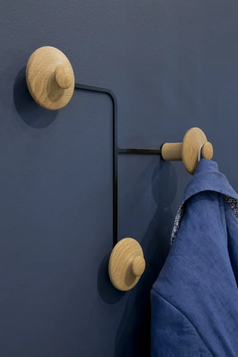 Inno Turner vägghylla, svart - ek