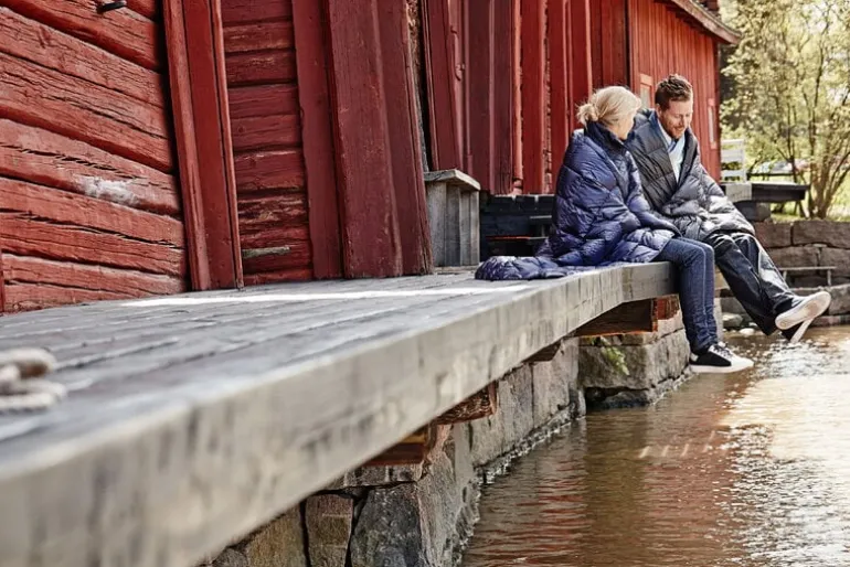 Joutsen Kulkuri pläd, 130 x 190 cm, mörkblå