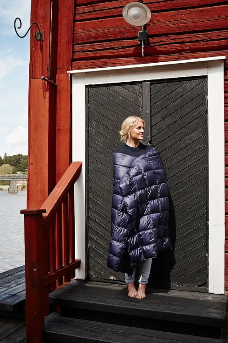 Joutsen Kulkuri pläd, 130 x 190 cm, mörkblå