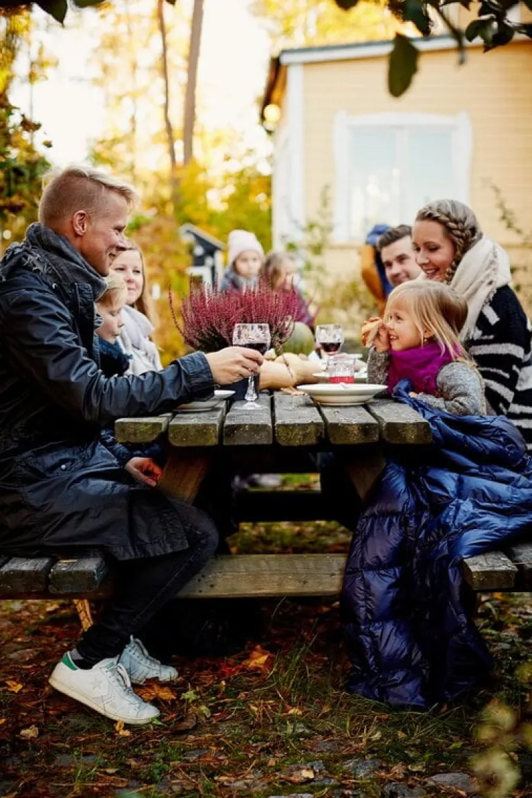 Joutsen Kulkuri pläd, 130 x 190 cm, mörkblå