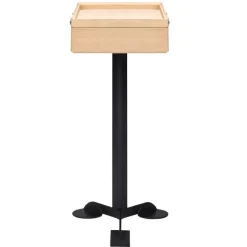 Karakter Comodo förvaringsmöbel, lackerad ek