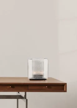 Karakter Lari Mini bärbar bordslampa