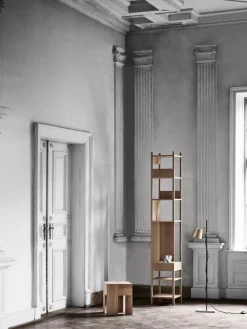 Karakter Lungangolo hylla, vänster, oljad ek