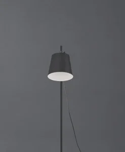 Karakter Steel Lab Light golvlampa, svart