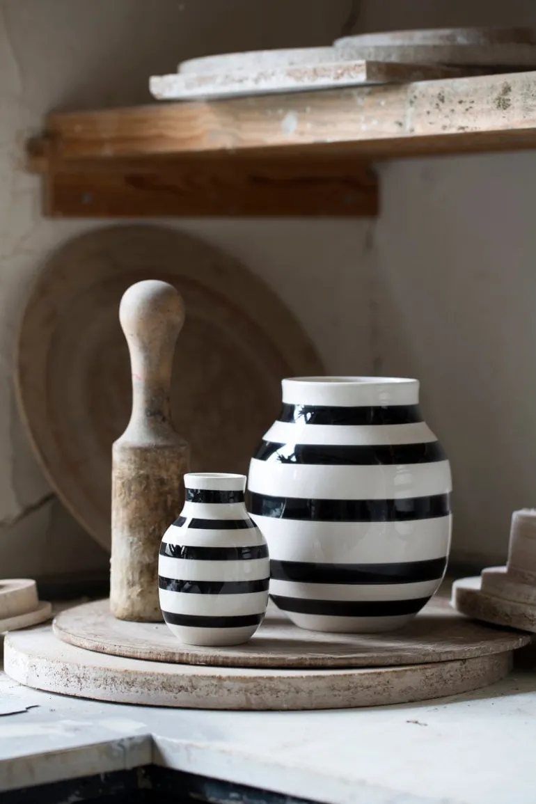 Kähler Omaggio vas, medium, svart