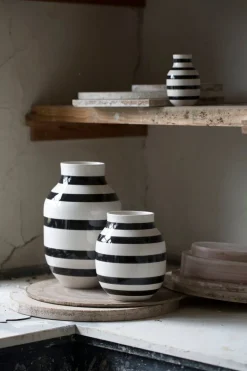 Kähler Omaggio vas, medium, svart